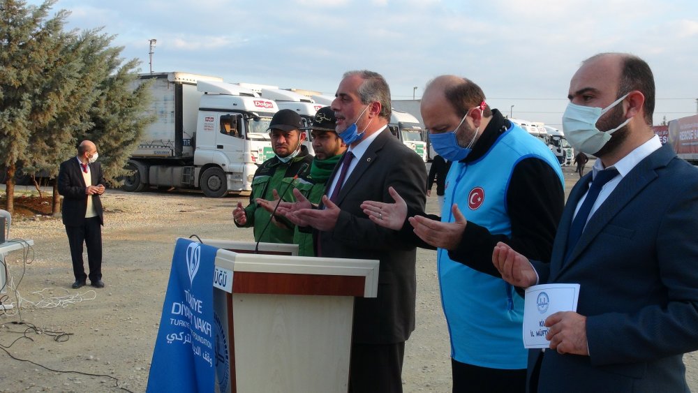 Kilis'ten Suriye’ye 30 TIR yardım gönderildi