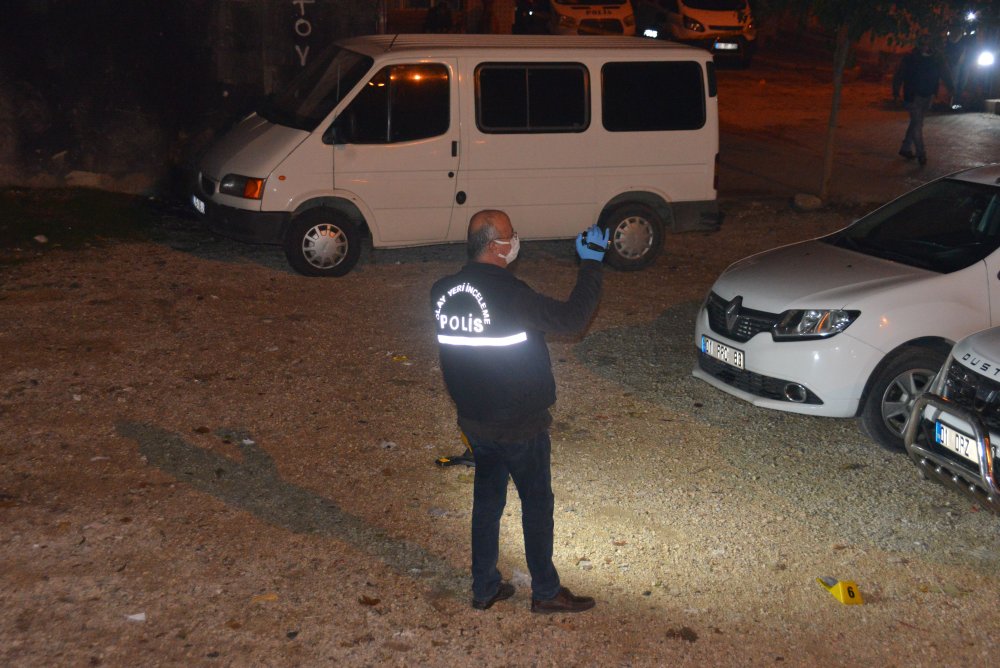 Sokak ortasında bıçaklı kavga: 1 ölü