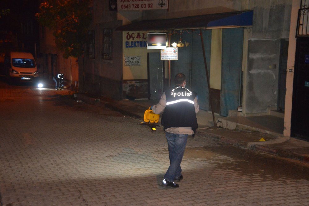 Sokak ortasında bıçaklı kavga: 1 ölü