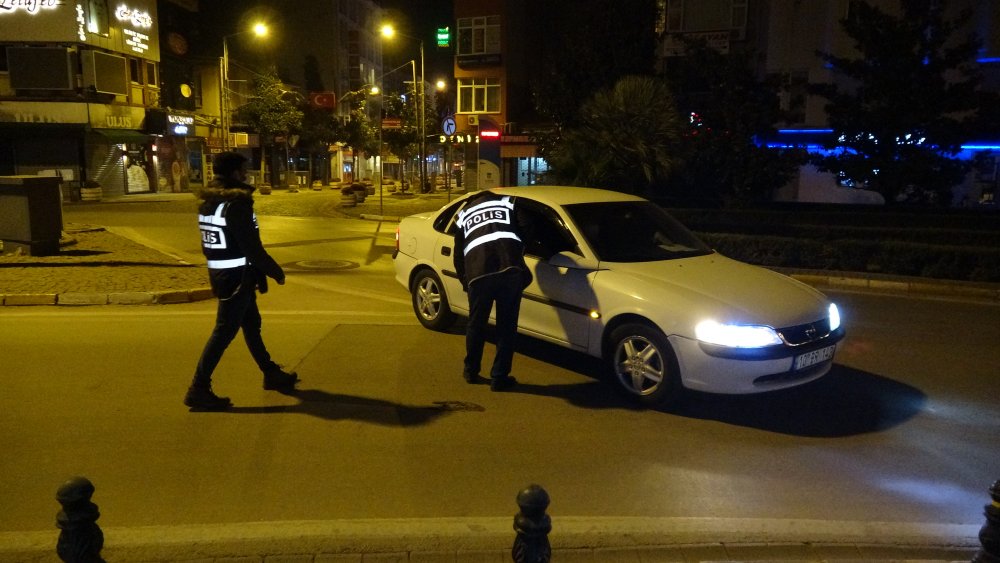 Balıkesir'de kısıtlama denetimlerle başladı