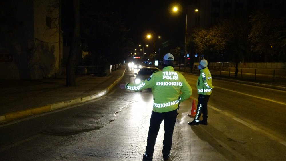 Balıkesir'de kısıtlama denetimlerle başladı