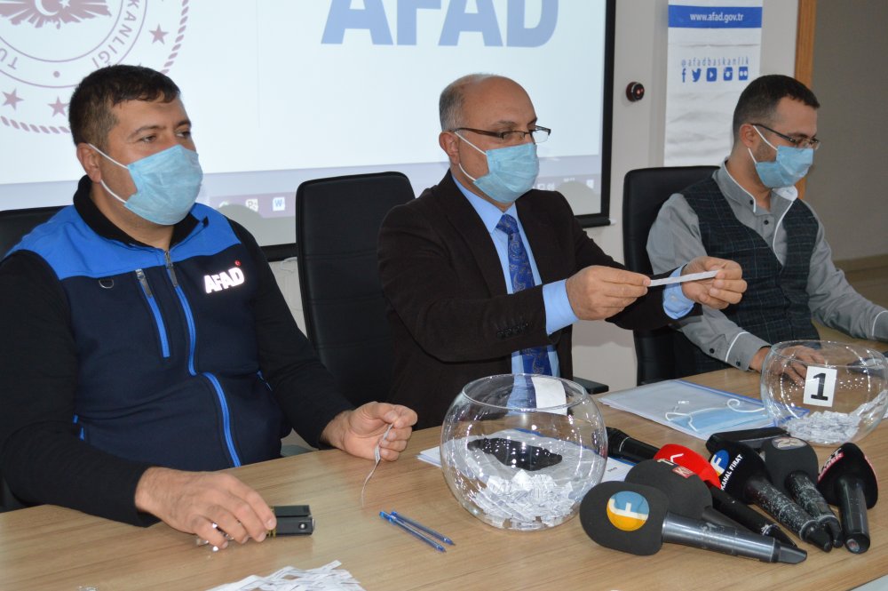 Elazığ'da TOKİ tarafından yapılan konutlar için kura çekildi