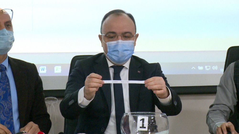 Elazığ'da TOKİ tarafından yapılan konutlar için kura çekildi