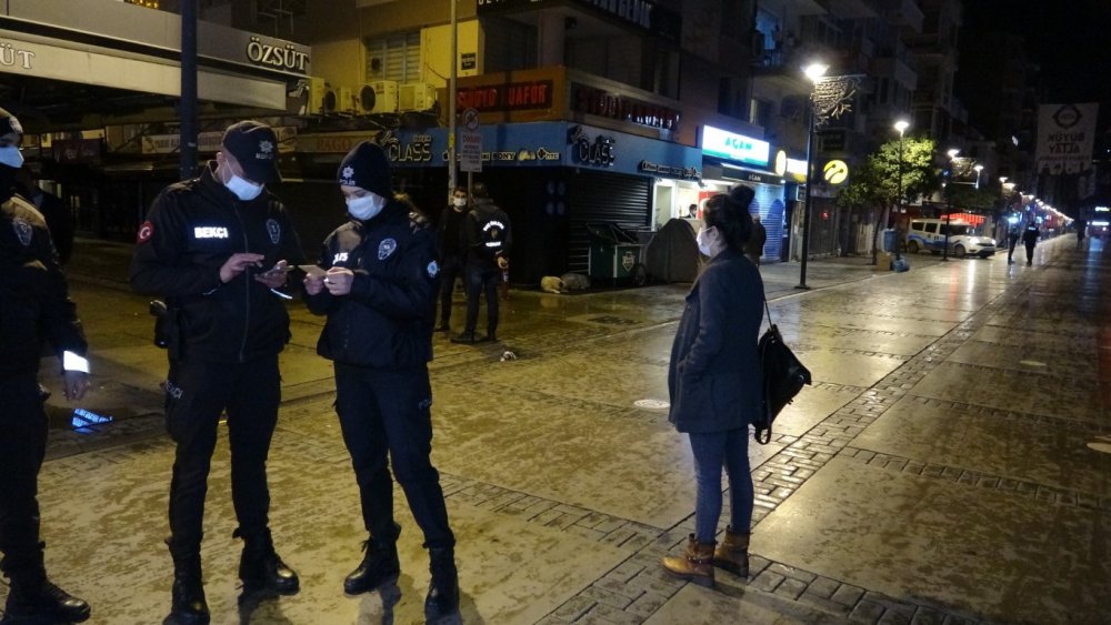 İzmir'de 56 saatlik sokağa çıkma kısıtlaması başladı