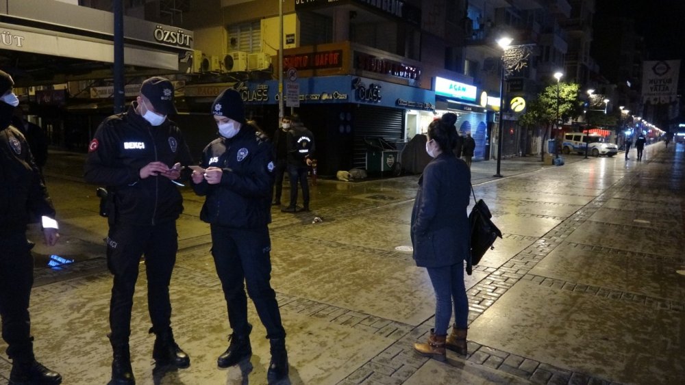 İzmir'de 56 saatlik sokağa çıkma kısıtlaması başladı