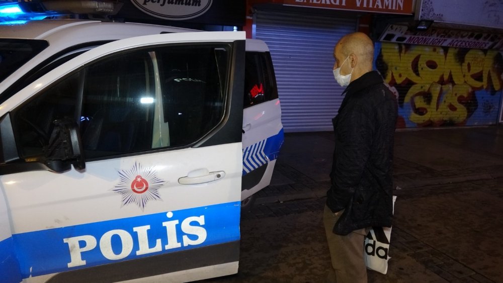 İzmir'de 56 saatlik sokağa çıkma kısıtlaması başladı