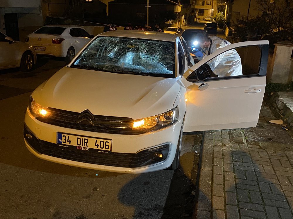 Ümraniye'de silahlı ve bıçaklı kavga: 3 yaralı