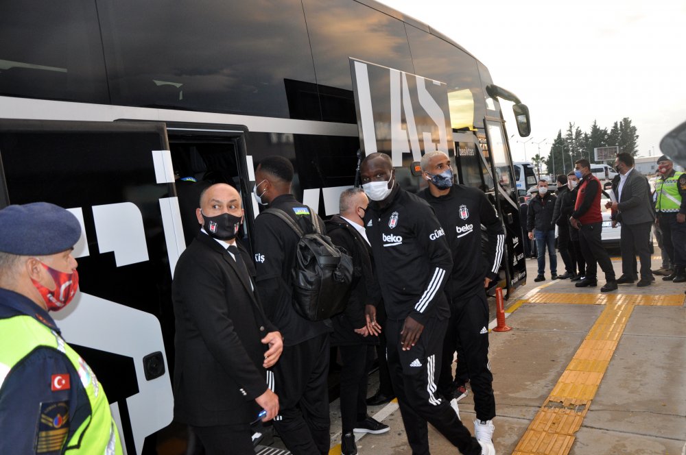 Beşiktaş kafilesi Antalya’ya geldi