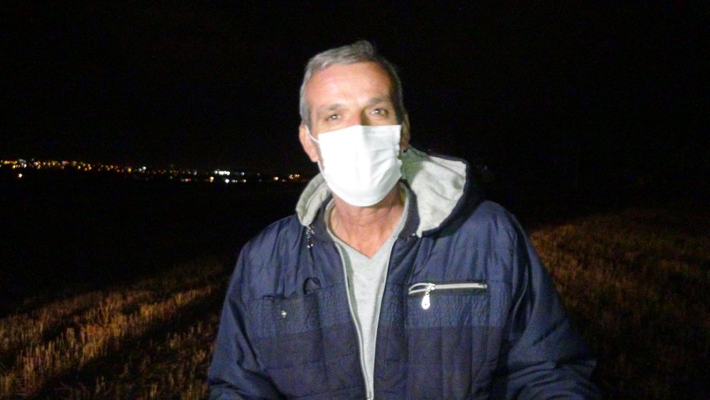 Düz kontak yapılarak çalınan atık kamyonu, tarlada kaza yapmış olarak bulundu