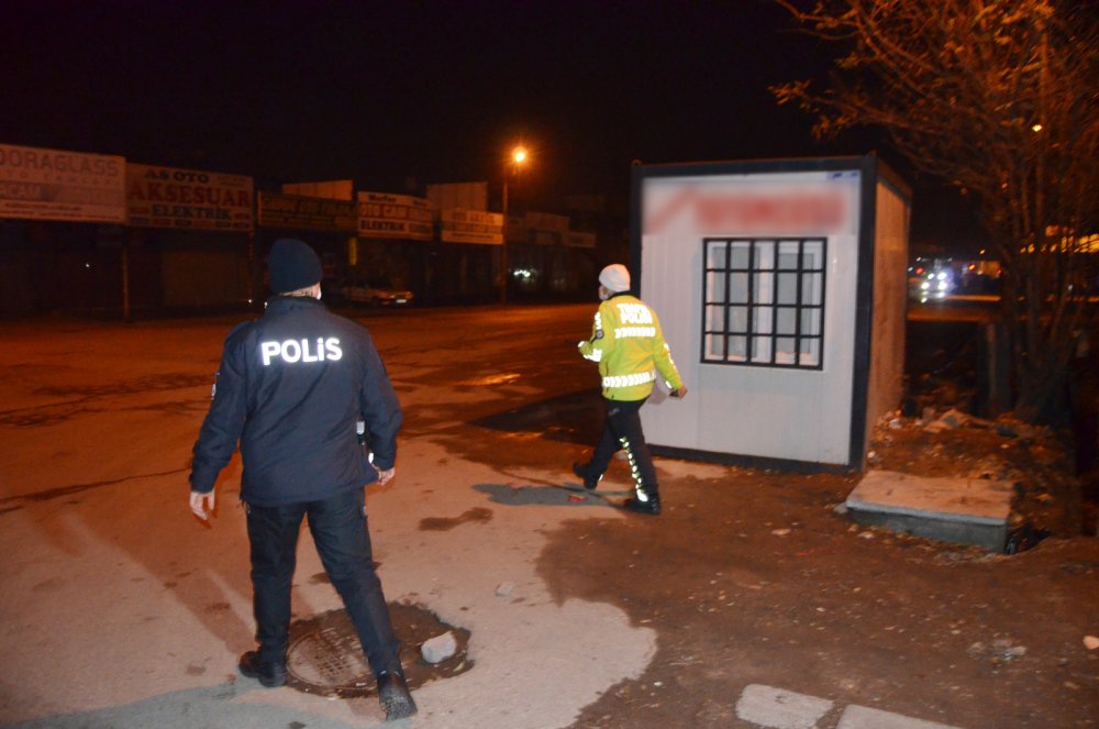 Kısıtlamada alkollü yakalanan sürücü, ceza uygulanırken koşarak kaçtı