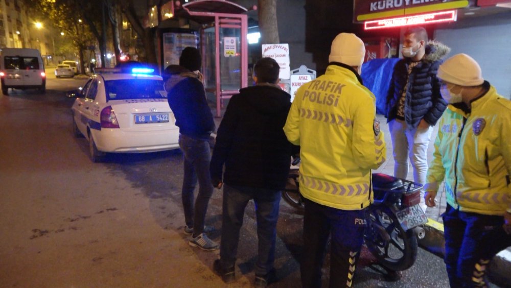 Kısıtlamayı ihlal eden 16 yaşındaki ehliyetsiz sürücüye 12 bin TL ceza
