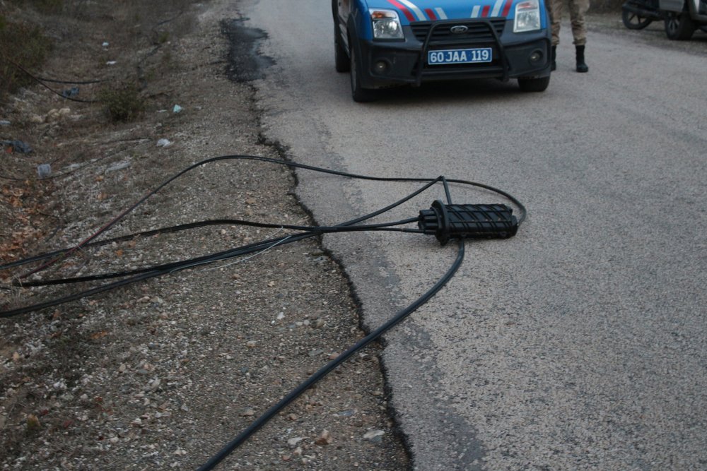 Tokat'ta kablo hırsızları 6 köyü internetsiz bıraktı