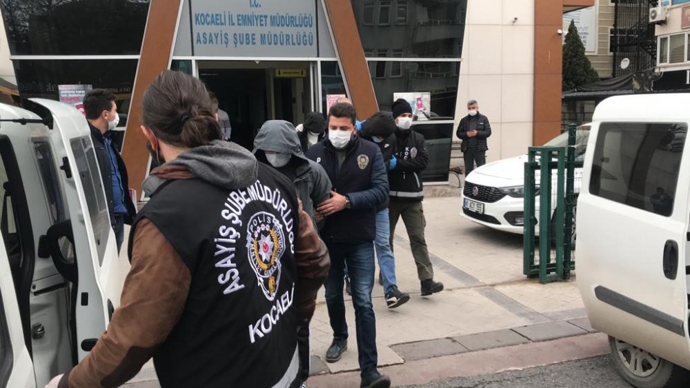 100 bin liralık ziynet eşyası olan çelik kasayı çalanlar yakalandı