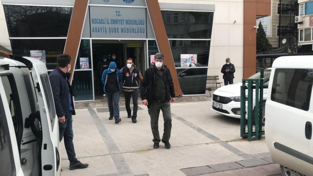 100 bin liralık ziynet eşyası olan çelik kasayı çalanlar yakalandı