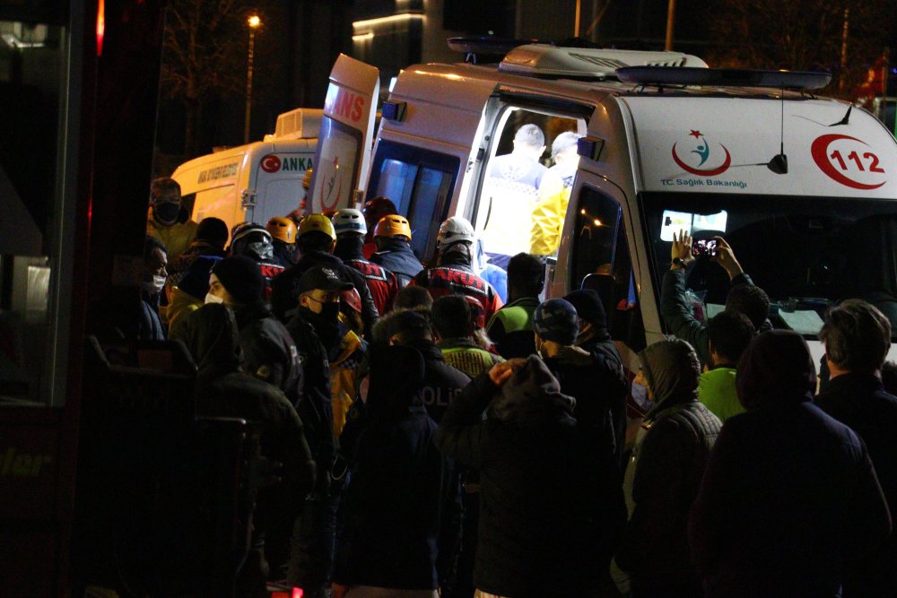 Ankara'da, Şantiye alanında toprak kayması: 2 işçi öldü
