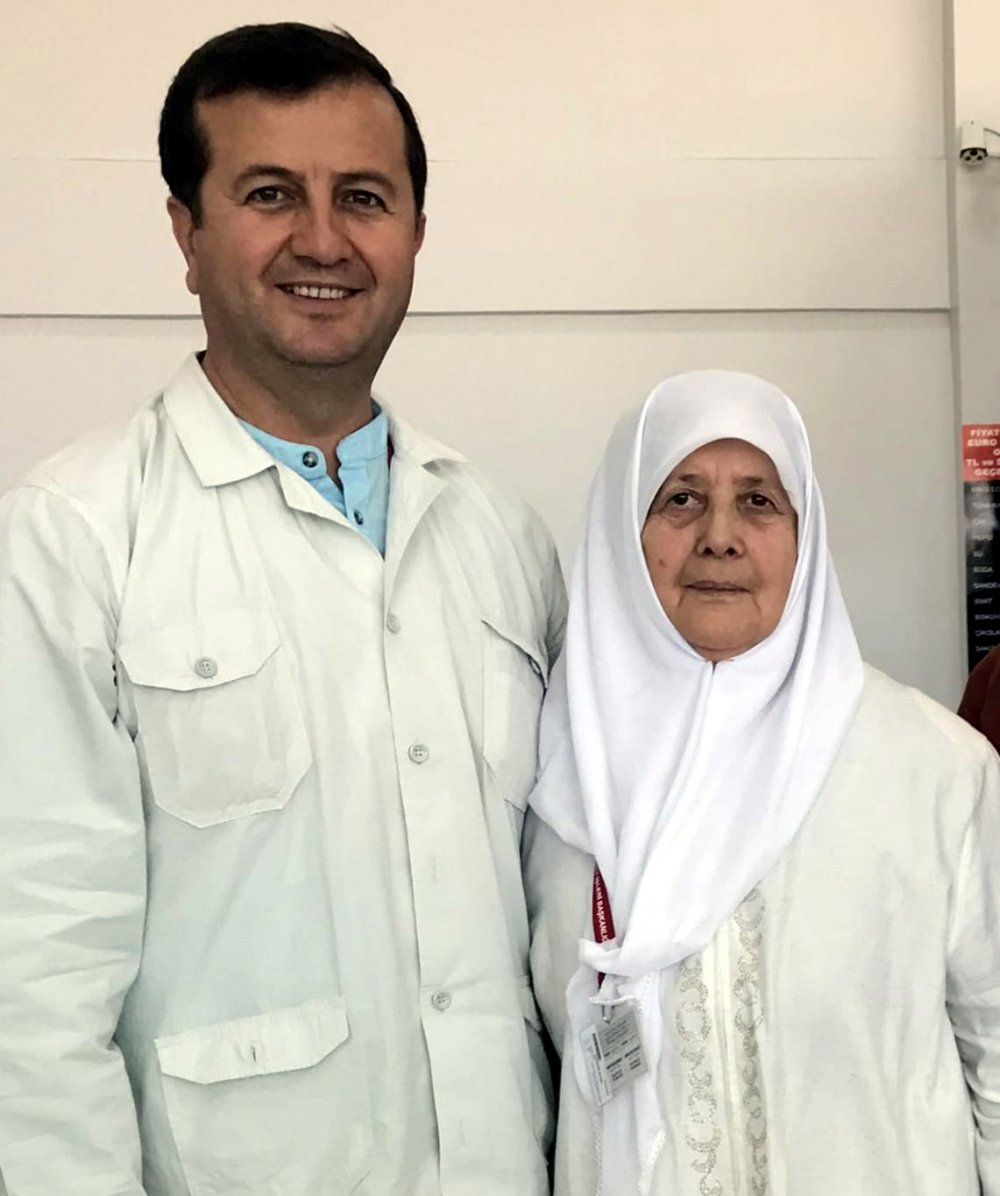 Eski başkan, koronavirüsten önce ağabeyini sonra annesini kaybetti