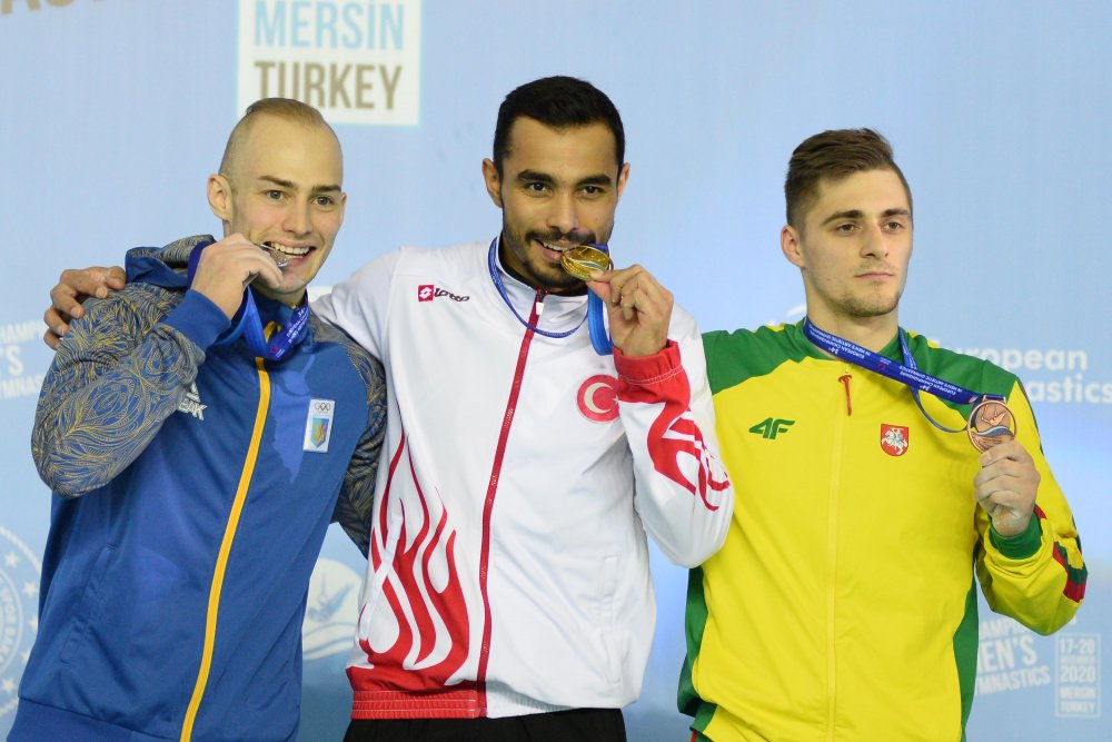 Ferhat Arıcan paralel barda Avrupa Şampiyonu oldu, asker selamı verdi