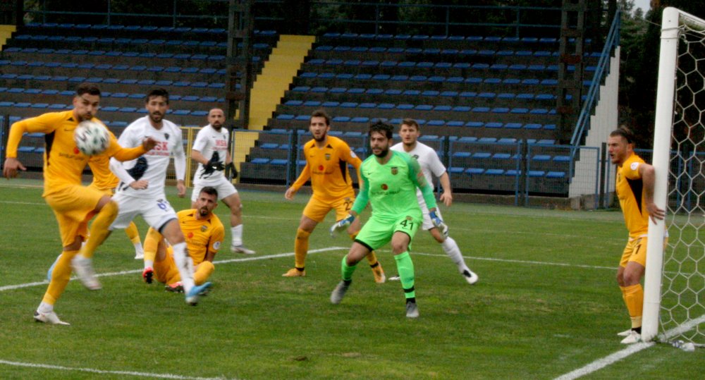 Karacabey Belediyespor - Bayburt Özel İdarespor: 0-0
