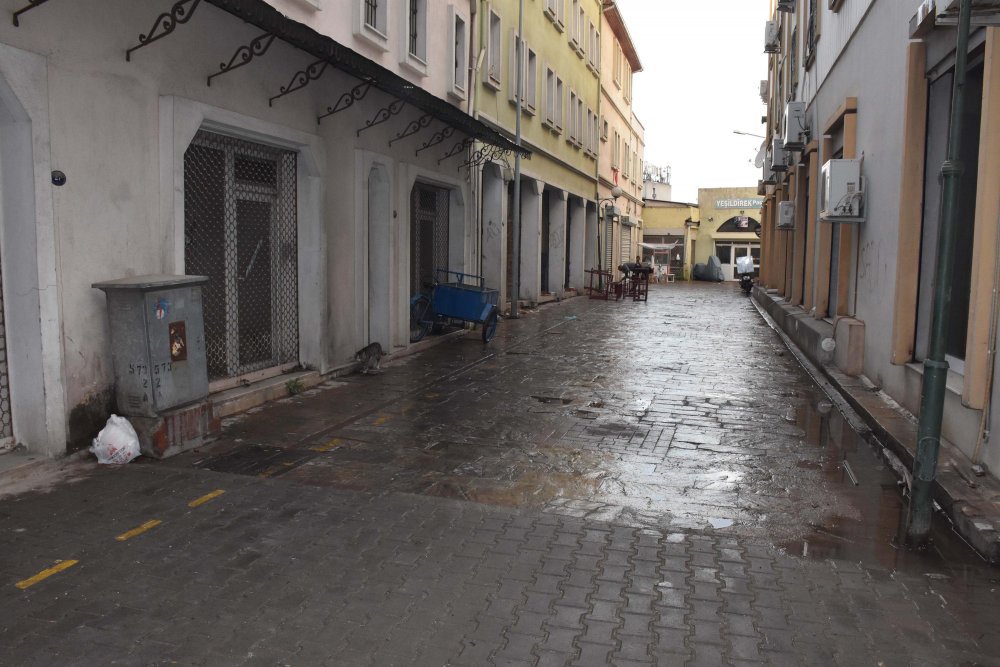 Kemeraltı esnafından 'Çarşımızı ıssızlaştırmayın' çağrısı