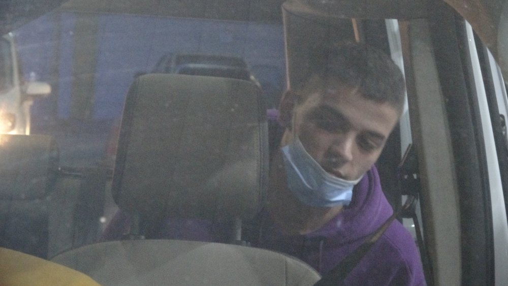 Polis kılığına girerek aracıyla uygulama yapan gence 4 bin 378 TL ceza kesildi