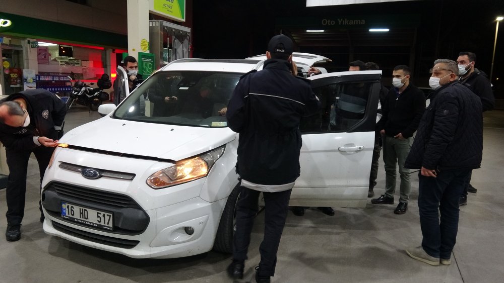 Polis kılığına girerek aracıyla uygulama yapan gence 4 bin 378 TL ceza kesildi