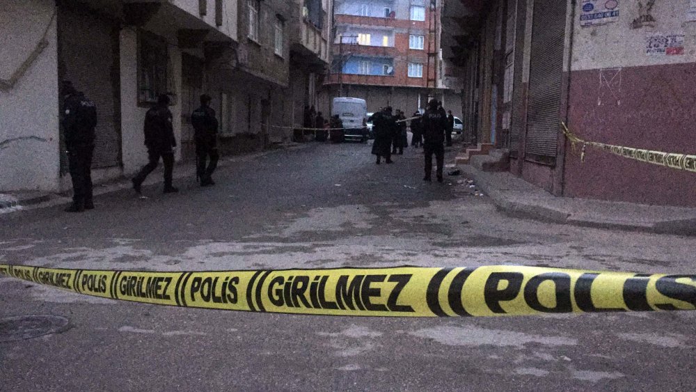 Gaziantep’te akraba aileler arasında silahlı kavga: 1 ölü, 3 yaralı