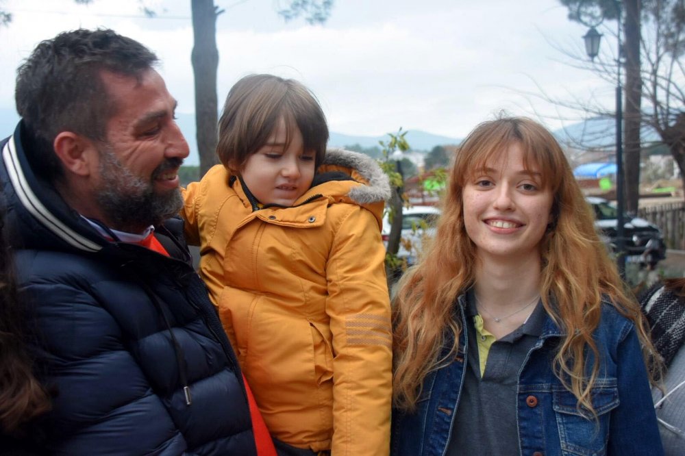 Zeynep'in 'Stanford' sevinci sosyal medyada ilgi gördü