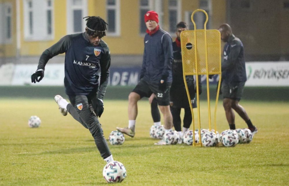 Hes Kablo Kayserispor'da Fraport TAV Antalyaspor mesaisi