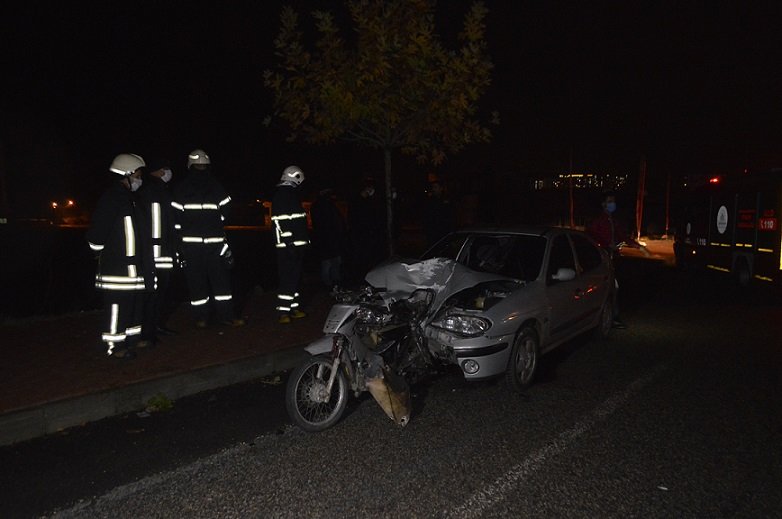 Otomobil, motosiklete çarptı: 1 ölü, 1 yaralı