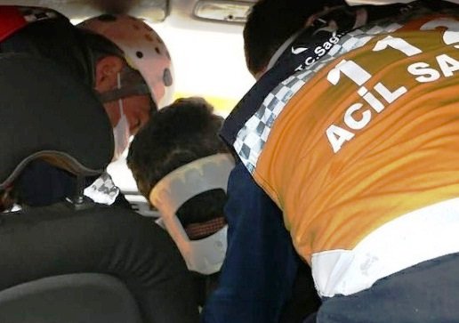 SAKARYA'nın Arifiye ilçesinde, otomobil TIR’a çarptı