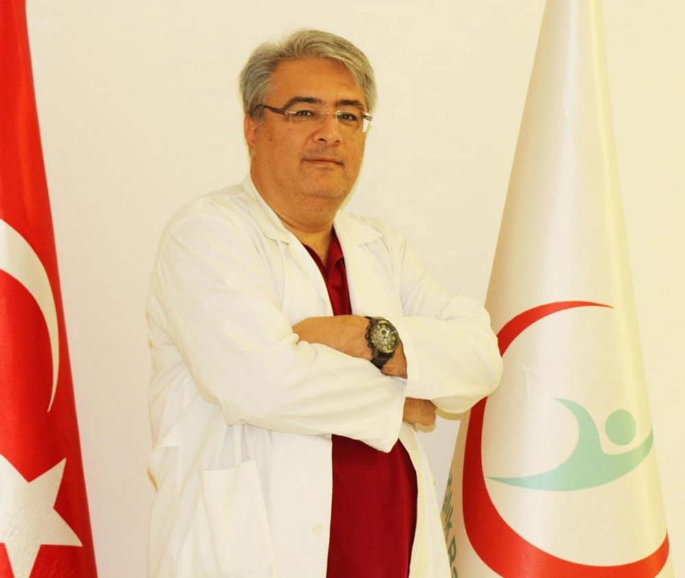 Taburcu olan koronavirüs hastası doktor, yeniden hastaneye kaldırıldı, hayatını kaybetti