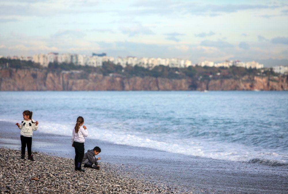 Antalya'da dün sel bugün güneş