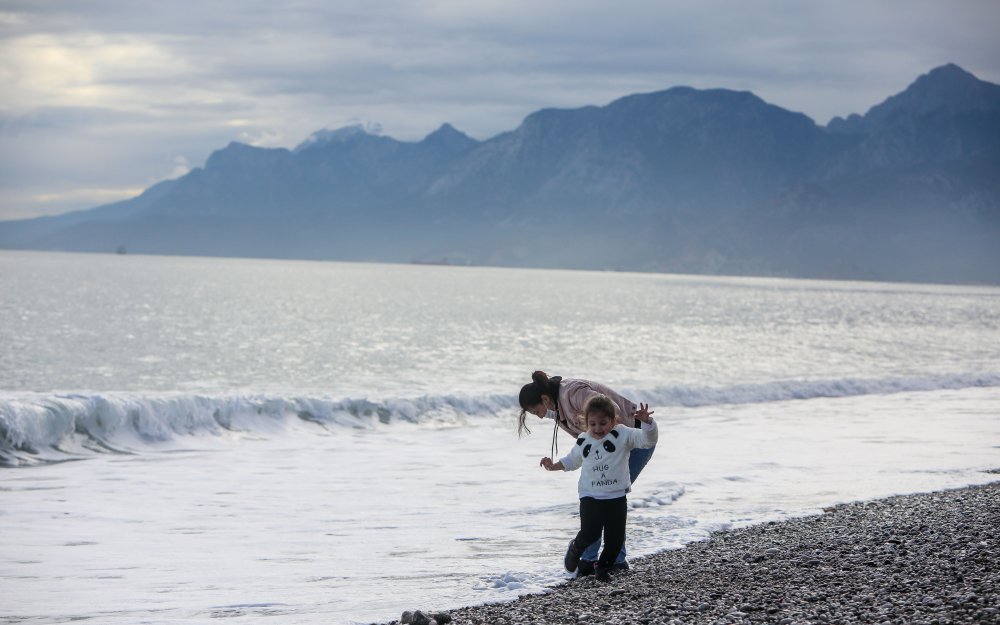 Antalya'da dün sel bugün güneş