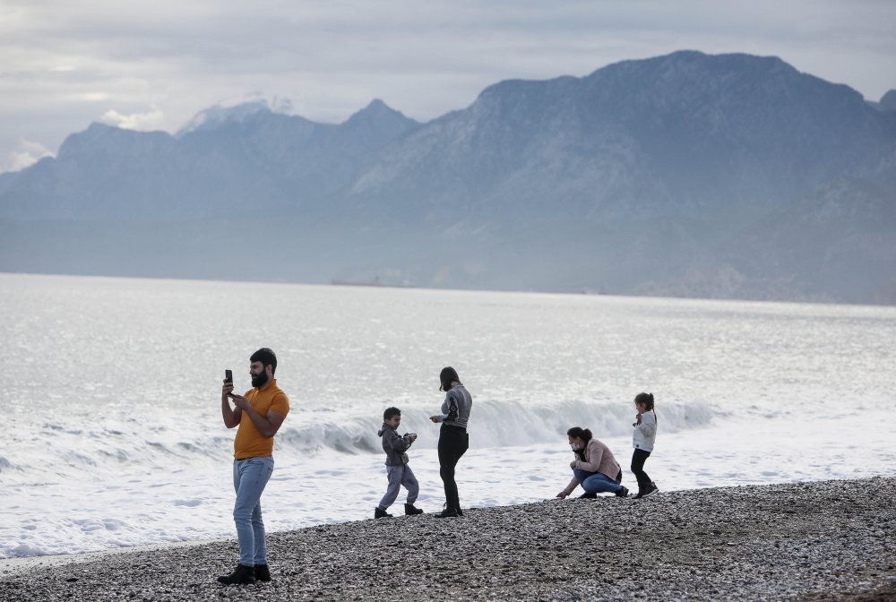 Antalya'da dün sel bugün güneş