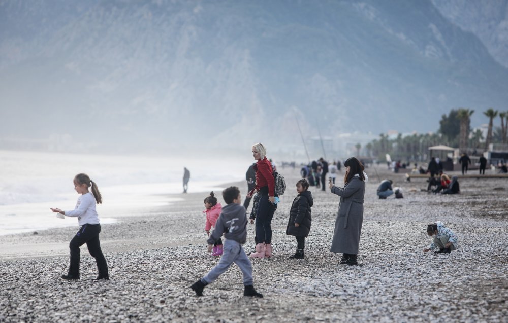 Antalya'da dün sel bugün güneş