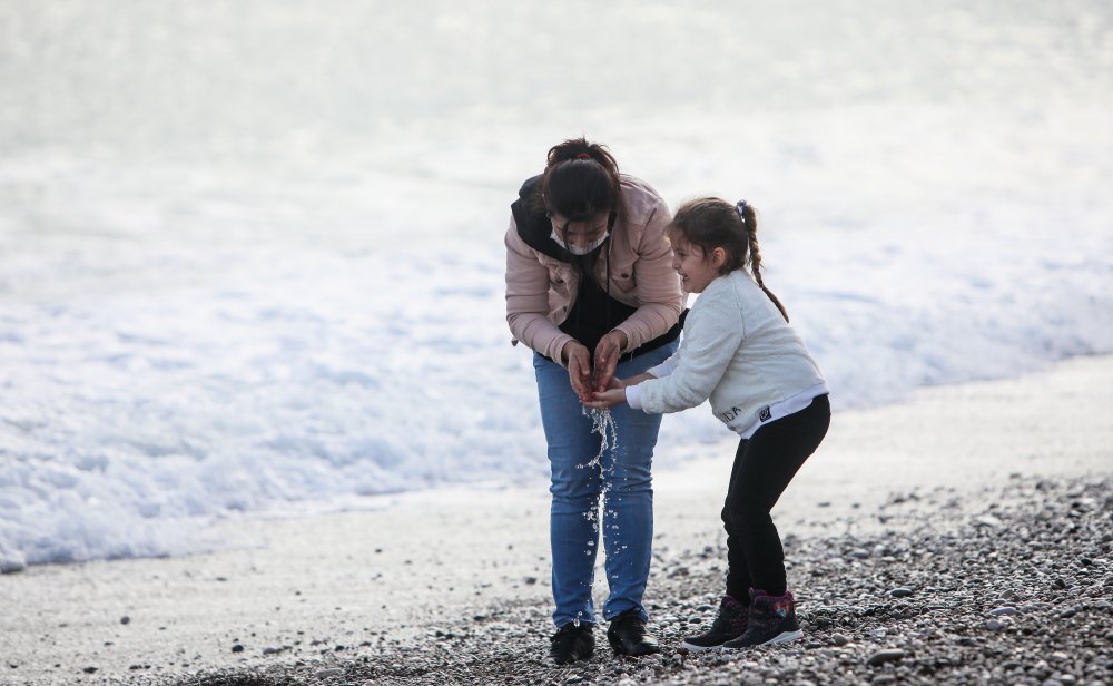 Antalya'da dün sel bugün güneş