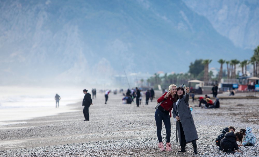 Antalya'da dün sel bugün güneş