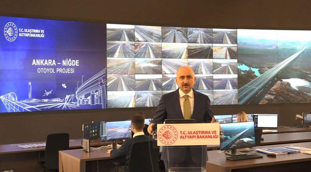 Bakan Karaismailoğlu: Otoyollarımızı incelemeye gelen yabancı ülkeler var