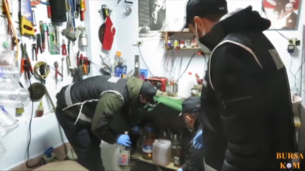 Bursa'da 420 litre sahte içki ele geçirildi