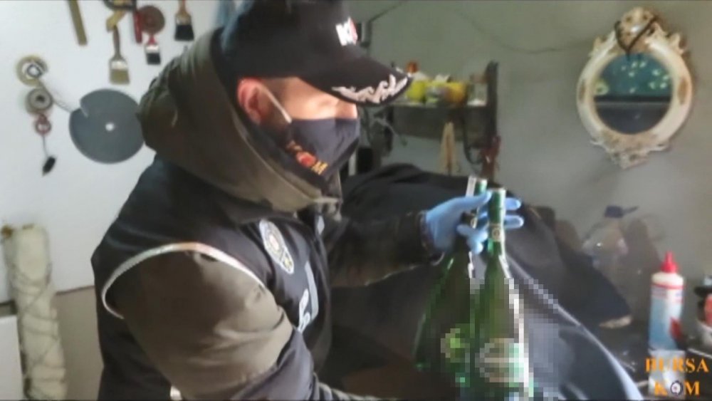 Bursa'da 420 litre sahte içki ele geçirildi