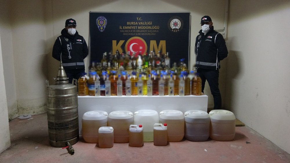Bursa'da 420 litre sahte içki ele geçirildi