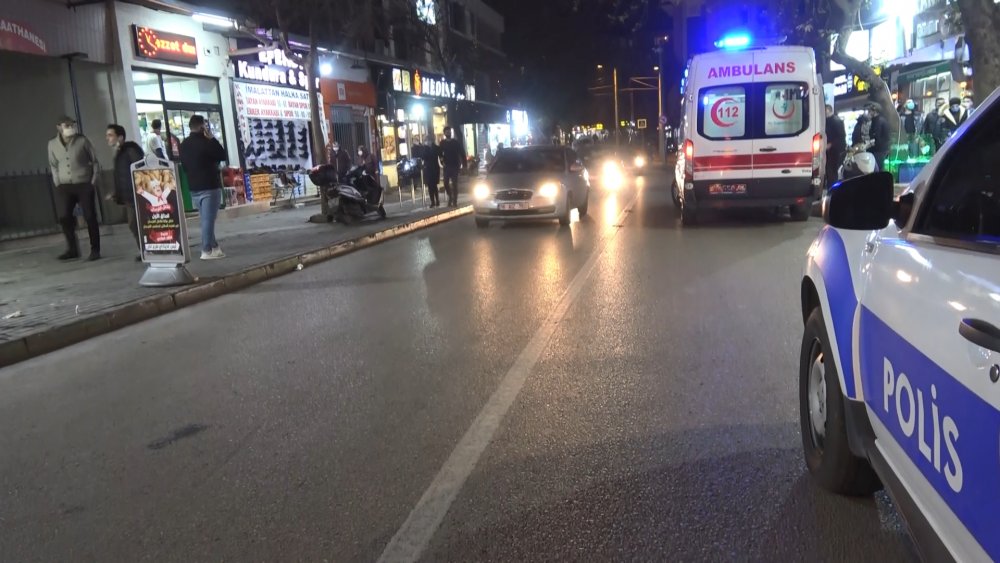 Bursa'da, veresiye tartışmasında 2 işletme sahibi bıçaklı saldırıya uğradı