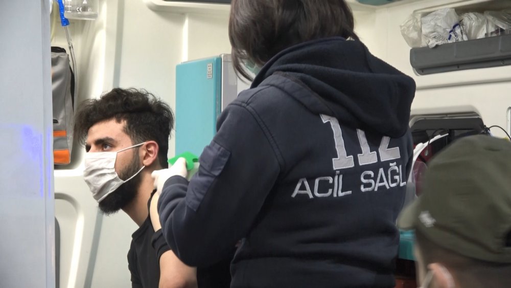 Bursa'da, veresiye tartışmasında 2 işletme sahibi bıçaklı saldırıya uğradı