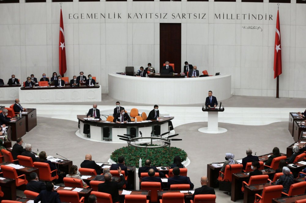 Cumhurbaşkanı Yardımcısı Oktay: Yaptırımlar değil, Türkiye'nin dostluğu kazandırır