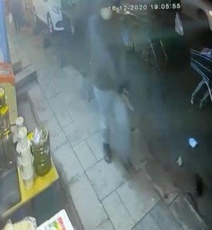 Güngören'de kuaförde tıraş olan kişiye silahlı saldırı