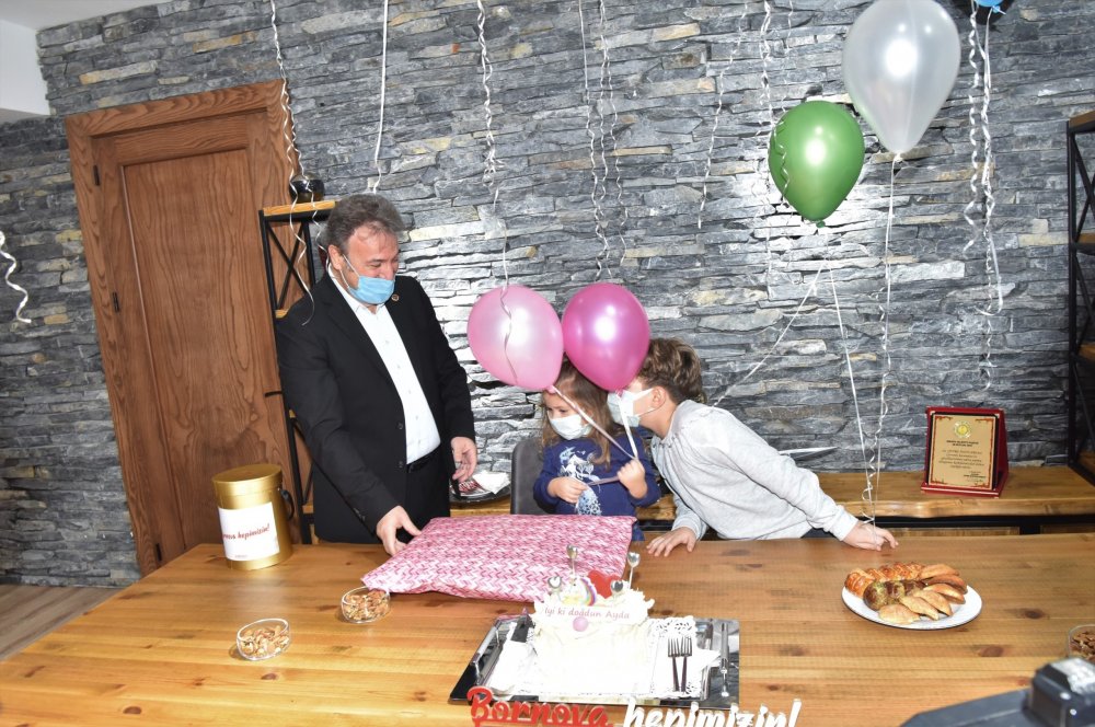 İzmir depreminin simgesi Ayda'ya 4'üncü yaş gününde sürpriz kutlama