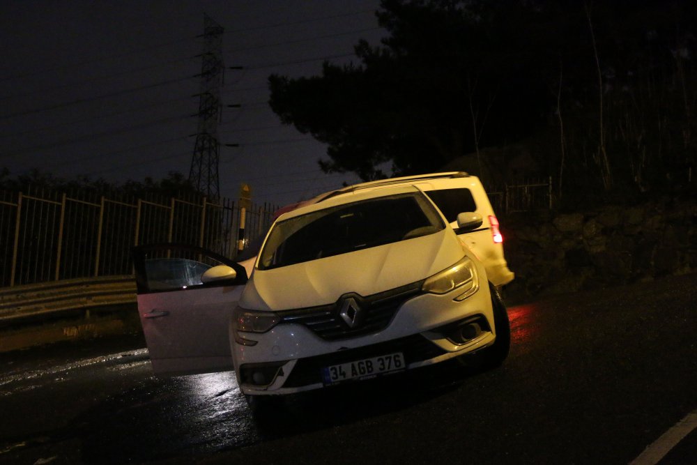 Kağıthane'de verdikleri borcu almaya giden nişanlı çift gasp edildi