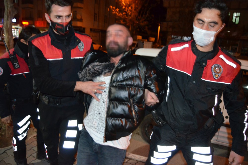 Maske takmamak için direndi, polis biber gazıyla müdahale etti