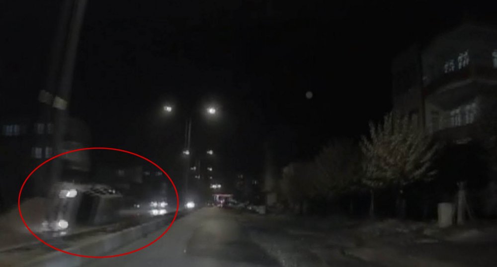 Otomobilin devrilme anı kamerada