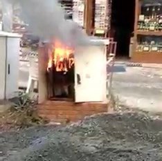 Yol yapımı sırasında trafo patladı, mahallede panik yaşandı